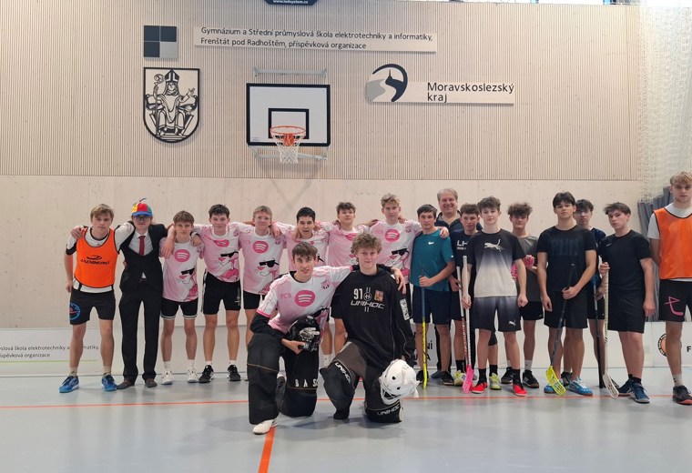 Vánoční florbalový turnaj gymnázia_1