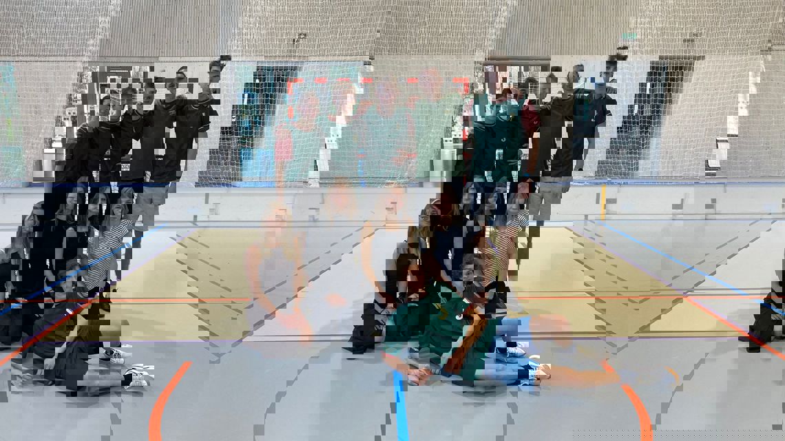 Vánoční florbalový turnaj gymnázia - zvětšit obrázek