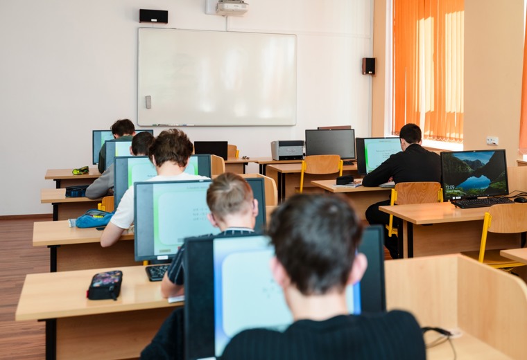 Učebna výpočetní techniky V4 - SPŠEI Frenštát p.R.