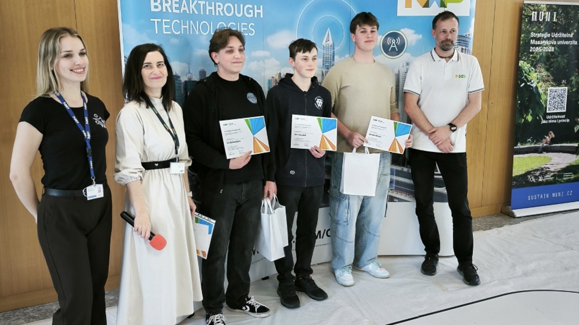 Úspěch žáků v soutěži NXP Cup - zvětšit obrázek