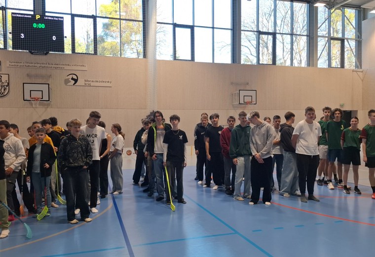 Vánoční florbalový turnaj gymnázia_5