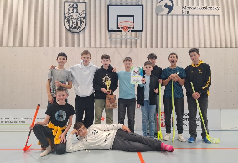 Vánoční florbalový turnaj gymnázia_3