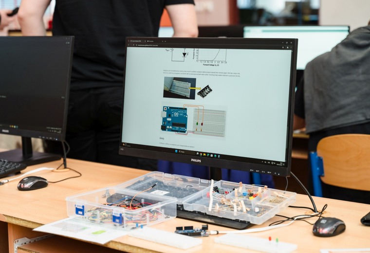 Učebna mikroprocesorové techniky - SPŠEI Frenštát p.R.